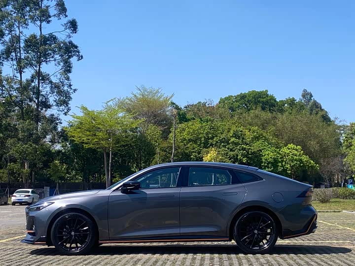 Changan UNI-V 2022 1.5 T — фото 20