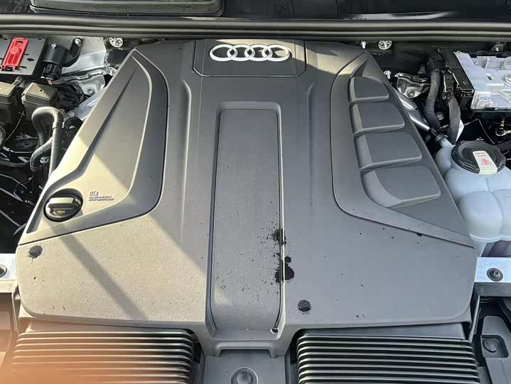 Audi Q7 2023 45 TFSI quattro S line Sport — фото 12