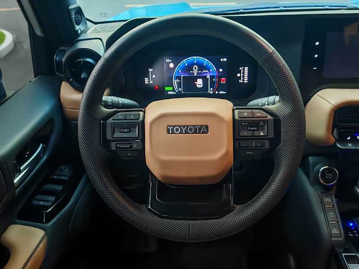 Toyota Prado — фото 20