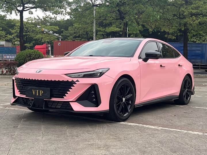 Changan UNI-V 2022 1.5 T Premium — фото 2