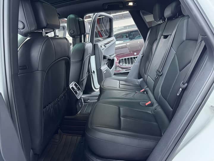 Porsche Macan 2022 Macan 2.0 T — фото 16