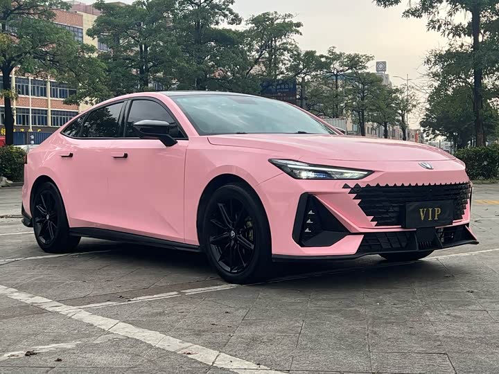 Changan UNI-V 2022 1.5 T Premium — фото 3