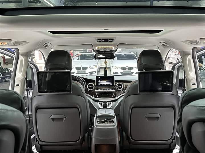 Mercedes-Benz V-Class 2018 V 260 V — фото 16