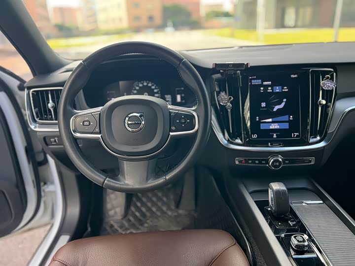 Volvo S60 2022 B 4 — фото 13