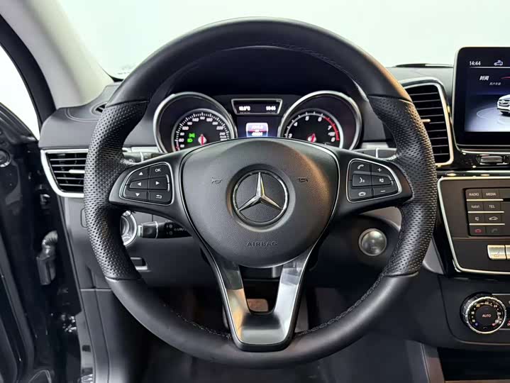 Mercedes-Benz GLE 2018 GLE 320 4 MATIC SUV — фото 16