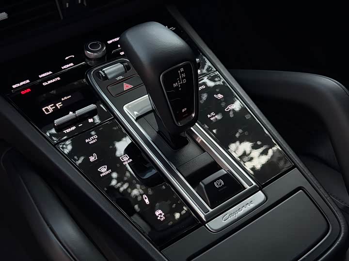 Porsche Cayenne 2019 Cayenne Coupé 3.0 T — фото 10