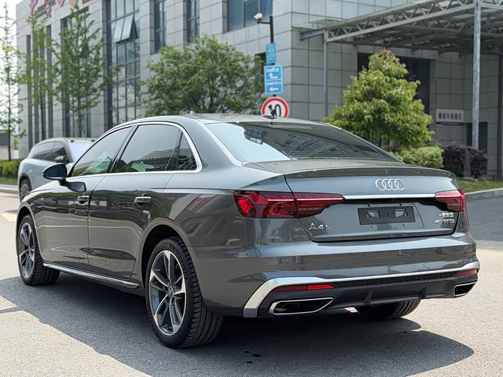 Audi A4L 40 TFSI стиль-динамик — фото 16