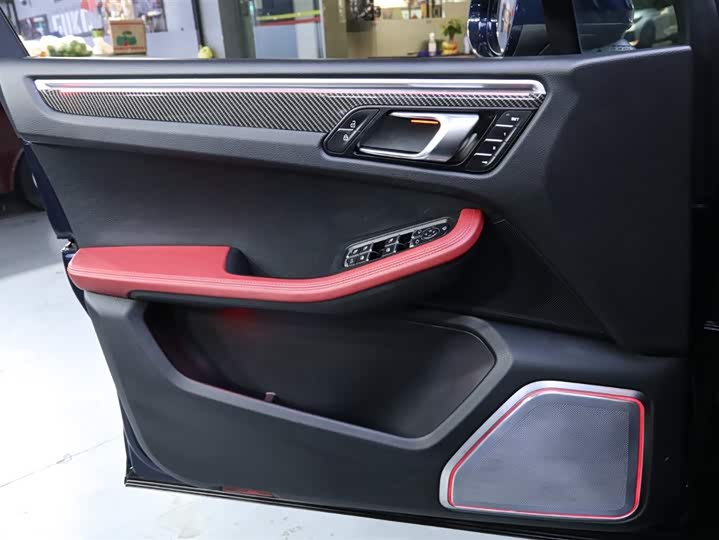 Porsche Macan 2020 Macan 2.0 T — фото 10