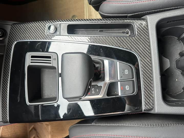 Audi Q5L Sportback 2022 40 TFSI RS — фото 18