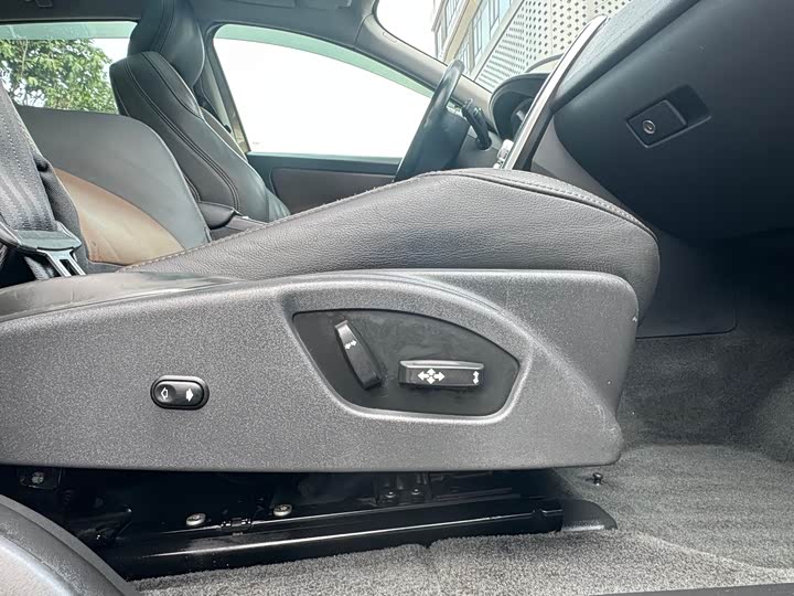 Volvo XC60 2015 T 5 AWD — фото 24