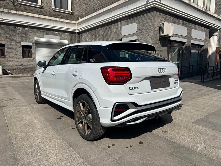 Audi Q2L 2024 35 TFSI — фото 4