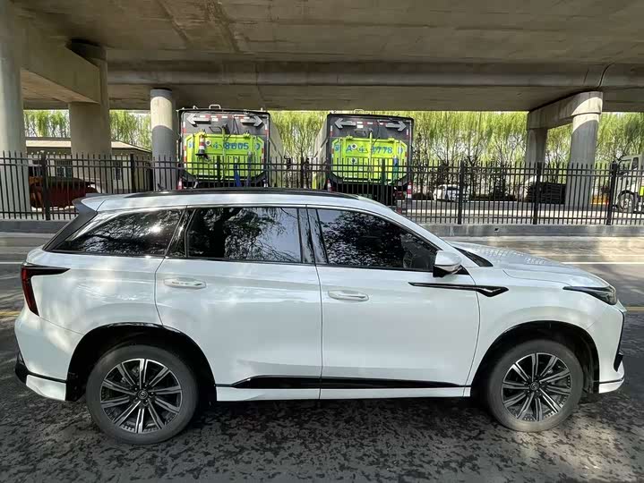 Changan CS75 PLUS 2023 2.0 T ATPremium — фото 6