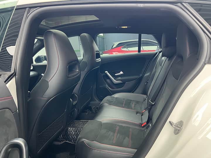 Mercedes-Benz CLA 2022 CLA 200 — фото 5