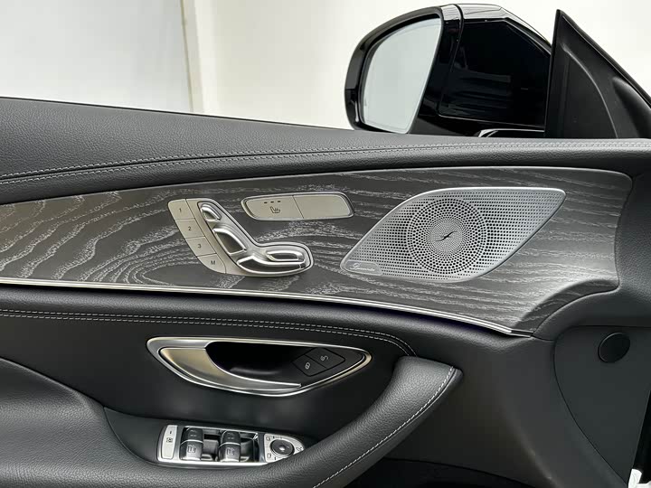 Mercedes-Benz CLS 2023 CLS 300 — фото 5