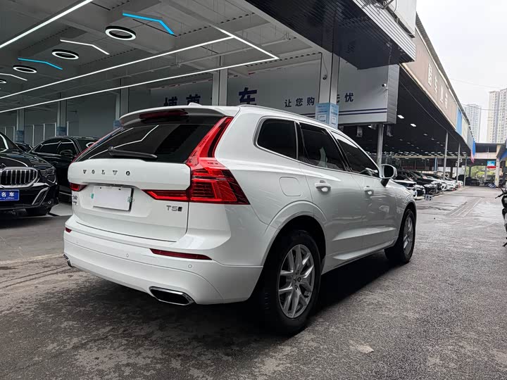 Volvo XC60 2019 T 5 4 WD V — фото 23