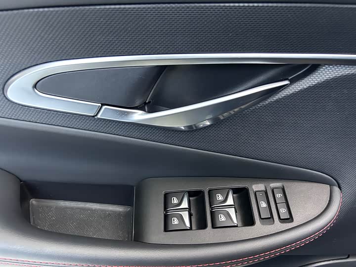 Changan UNI-T 2020 1.5 T Flagship — фото 12