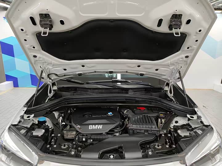 BMW X1 2018 s Drive 18 Li — фото 20