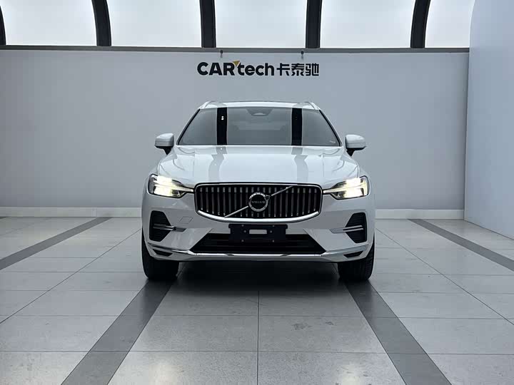 Volvo XC60 2023 B 5 4 WD — фото 2