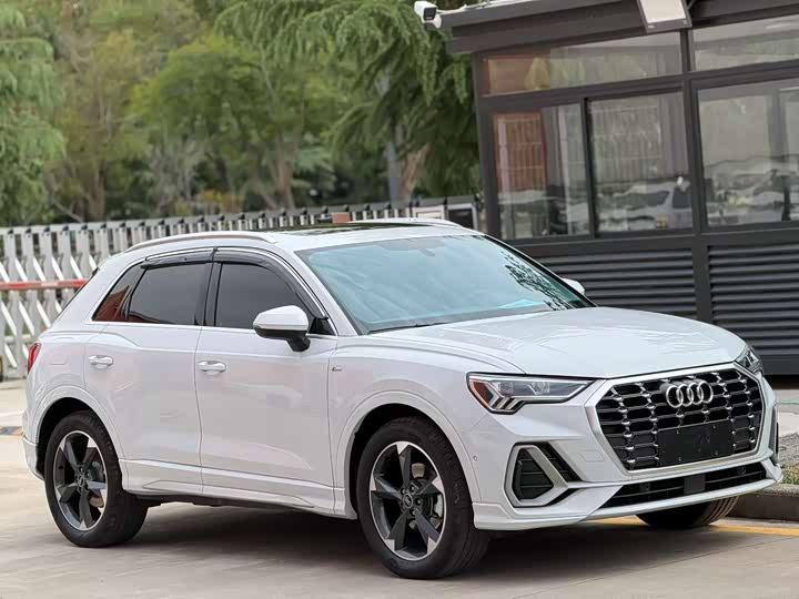 Audi Q3 2023 35 TFSI (1.5 T) — фото 3