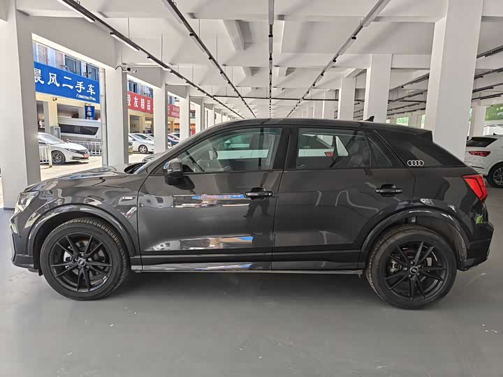 Audi Q2L 2024 35 TFSI — фото 3