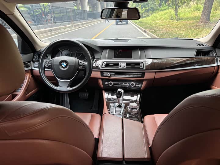 BMW 5-Series 2017 525 Li Leading — фото 11