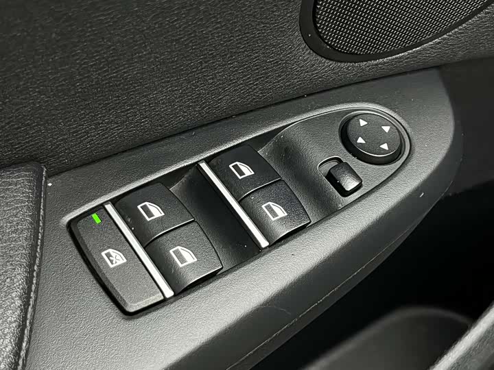 BMW X3 2016 s Drive 20i — фото 17