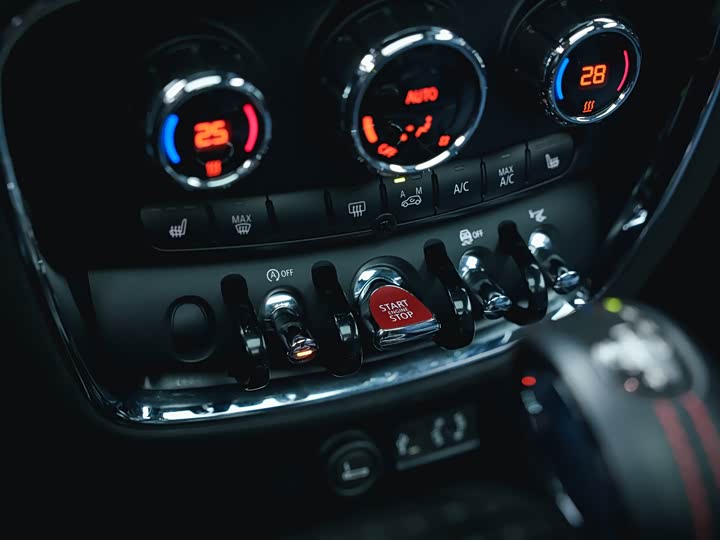MINI Clubman — фото 12