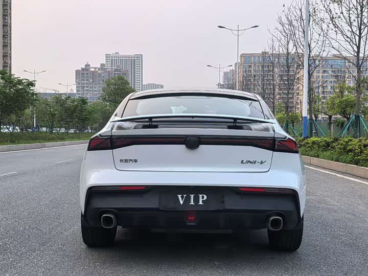 Changan UNI-V 2023 1.5 T — фото 8
