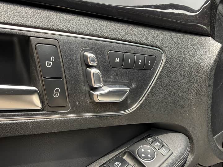 Mercedes-Benz E-Class 2015 E 260 L Sport — фото 9