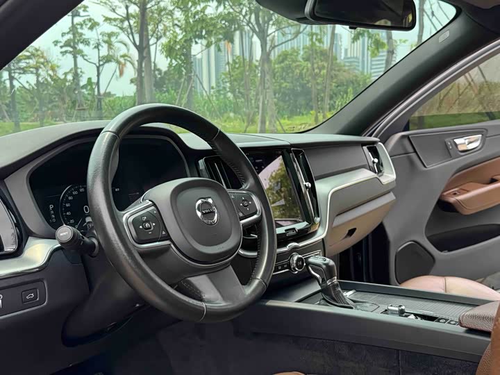 Volvo XC60 2021 T 5 4 WD — фото 15
