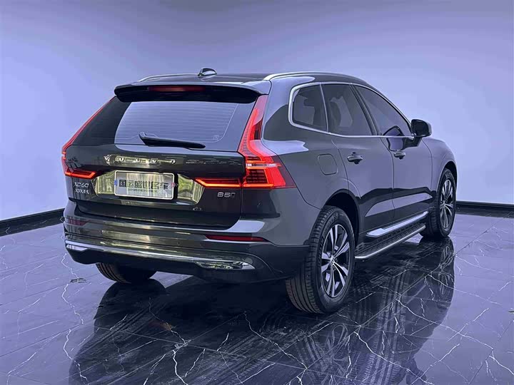 Volvo XC60 2022 B 5 4 WD — фото 4
