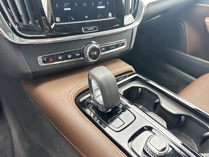 Volvo S90 Hybrid 2024 Hybrid 4 WD — фото 5