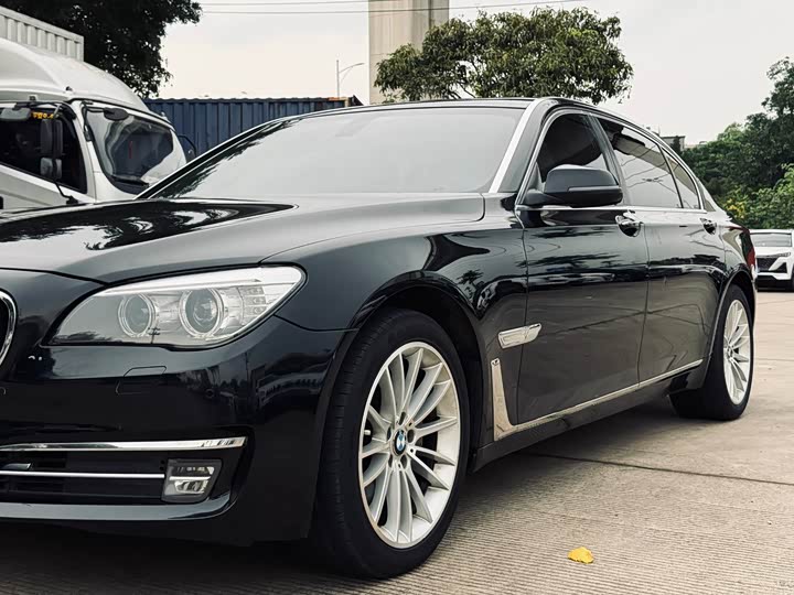BMW 7-Series 2014 730 Li — фото 14