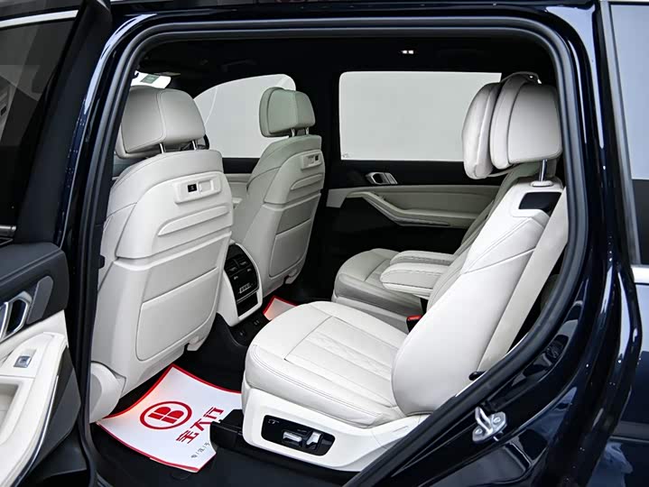 BMW X7 2022 x Drive 40i M — фото 13