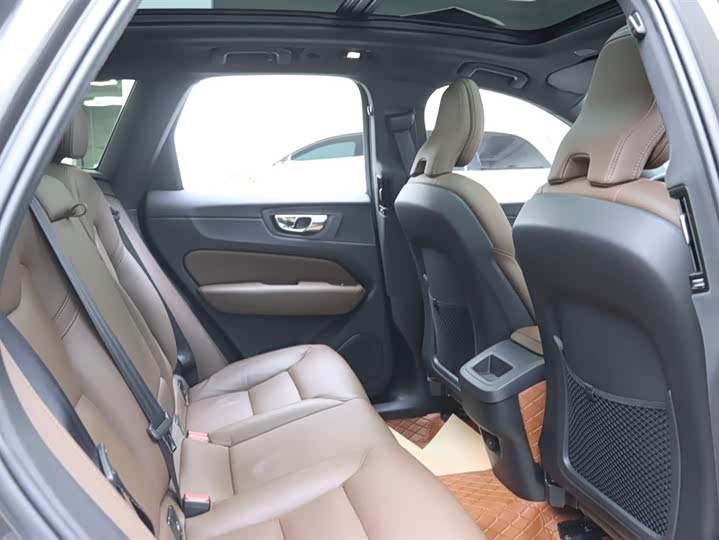Volvo XC60 2024 B 5 4 WD — фото 15