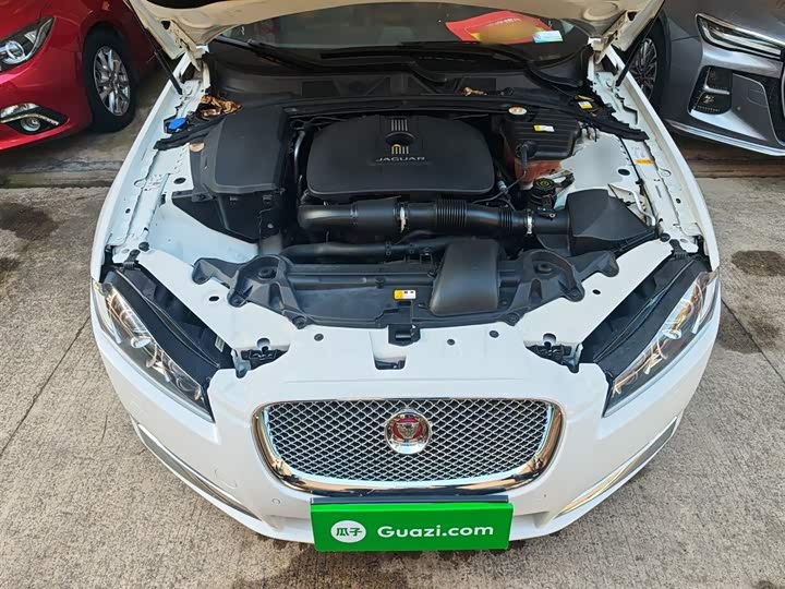 Jaguar XF 2015 XF 2.0 T — фото 20