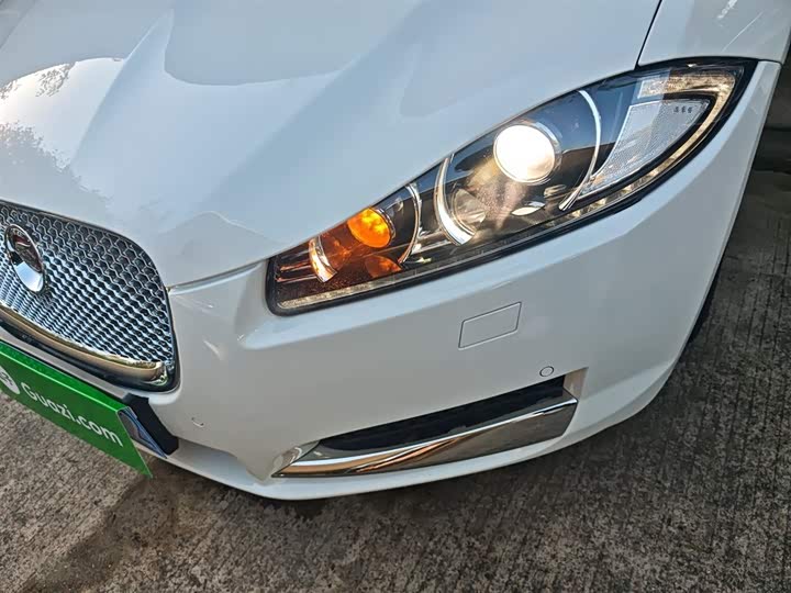 Jaguar XF 2015 XF 2.0 T — фото 24
