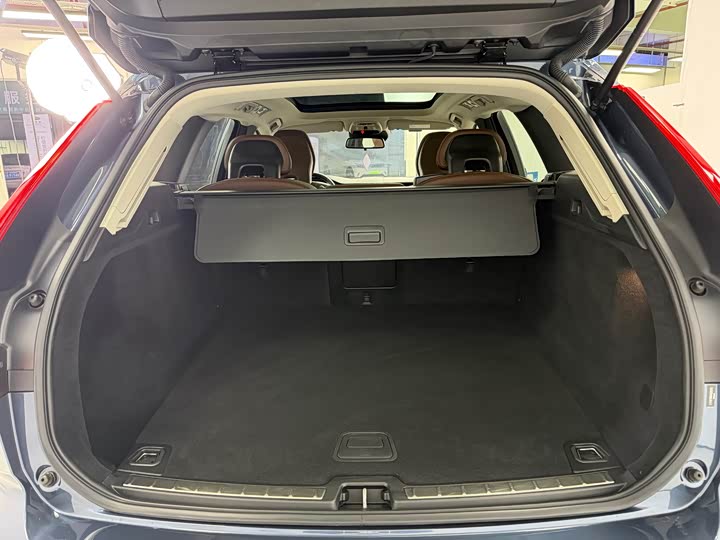 Volvo XC60 2019 T 5 4 WD VI — фото 10