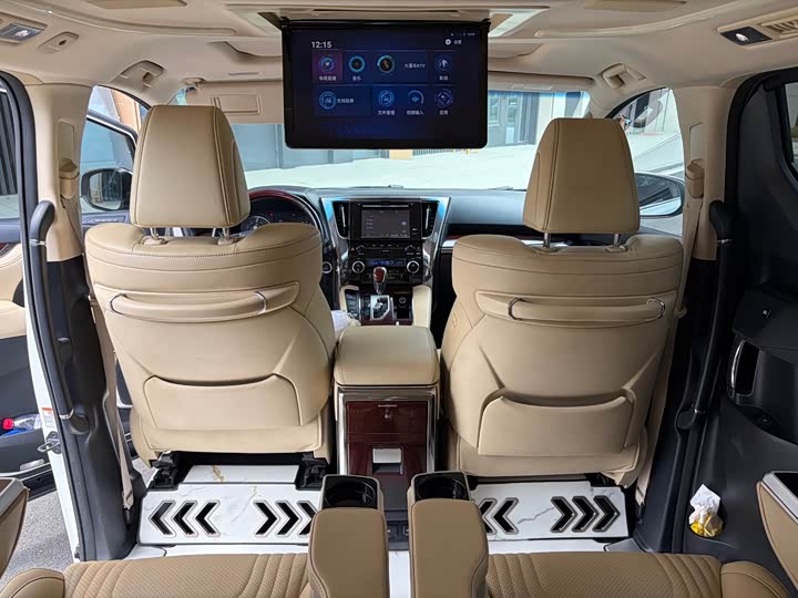 Toyota Alphard — фото 10