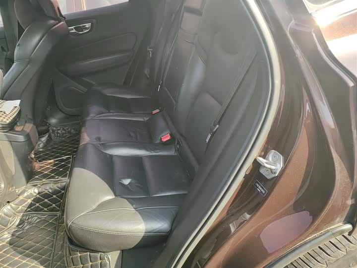 Volvo XC60 2019 T 5 4 WD VI — фото 14