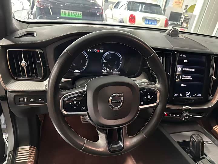 Volvo XC60 Hybrid 2021 T 8 E Hybrid — фото 5