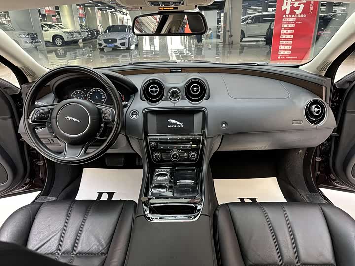 Jaguar XJ 2016 XJL 3.0 SC 2 WD — фото 16