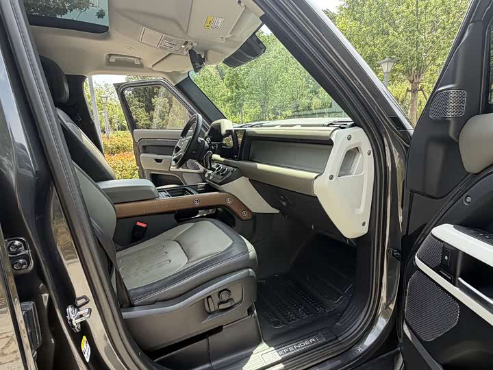 Land Rover Defender — фото 15