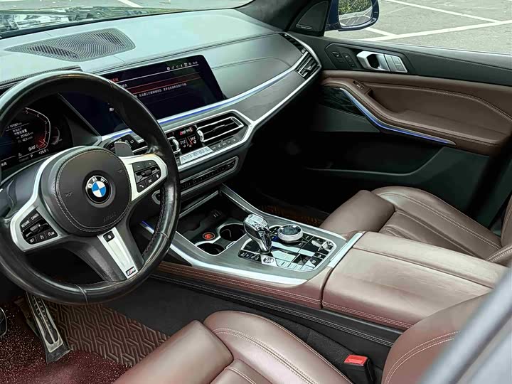 BMW X7 2019 x Drive 40i M — фото 14