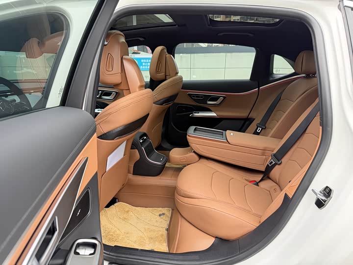 Mercedes-Benz E-Class 2024 E 300 L Sport — фото 6
