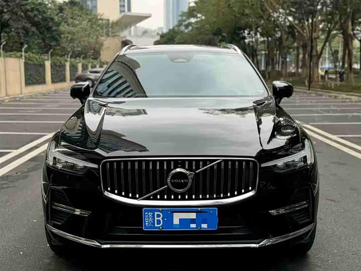 Volvo XC60 2022 B 5 4 WD — фото 2