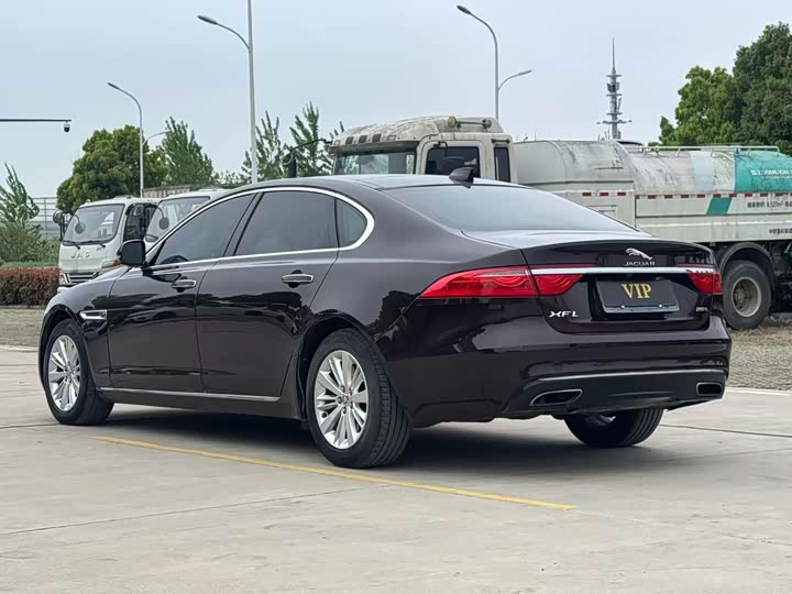 Jaguar XFL 2017 XFL 2.0 T 240 PS — фото 7