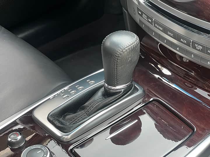 Infiniti Q70 2015 Q 70 L 2.5 L — фото 35