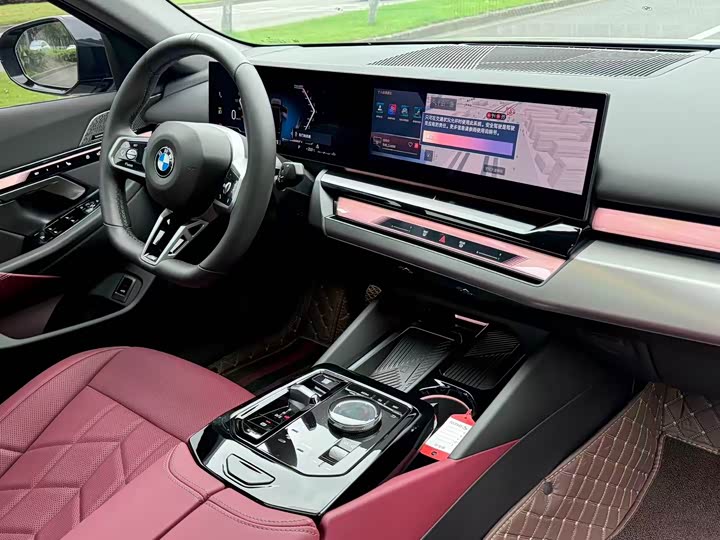 BMW 5-Series 2025 530 Li Leading M — фото 8