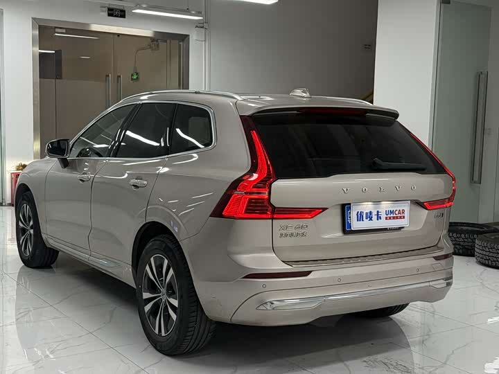 Volvo XC60 2023 B 5 4 WD — фото 4